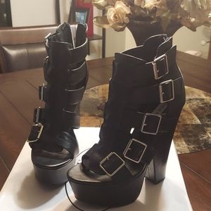 Steve Madden Black platform
